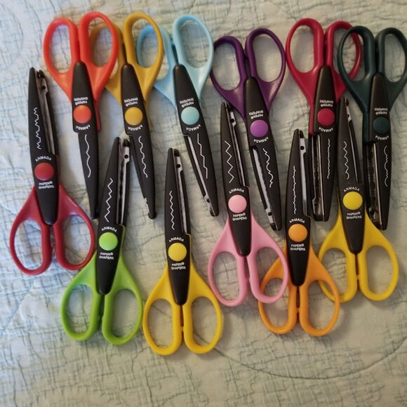 Armada Brand Decorative Scissor Set with Metal Stand / Rack, 24 Decorative Edge - Picture 6 of 7